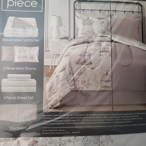 Bed comforter set